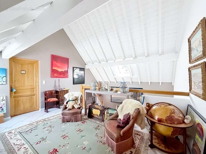 Maison à VETRAZ-MONTHOUX