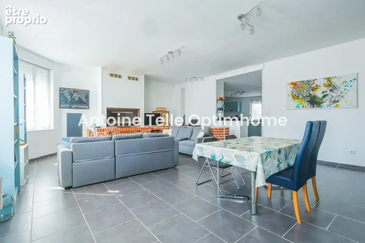 Saint-Souplet 59360 - Maison individuelle de 5 chambres, DPE D, stationnement privatif & jardin clos sur 930m² - photo 3