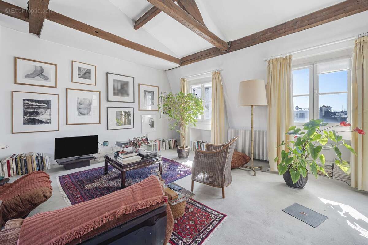 Appartement à PARIS-3E