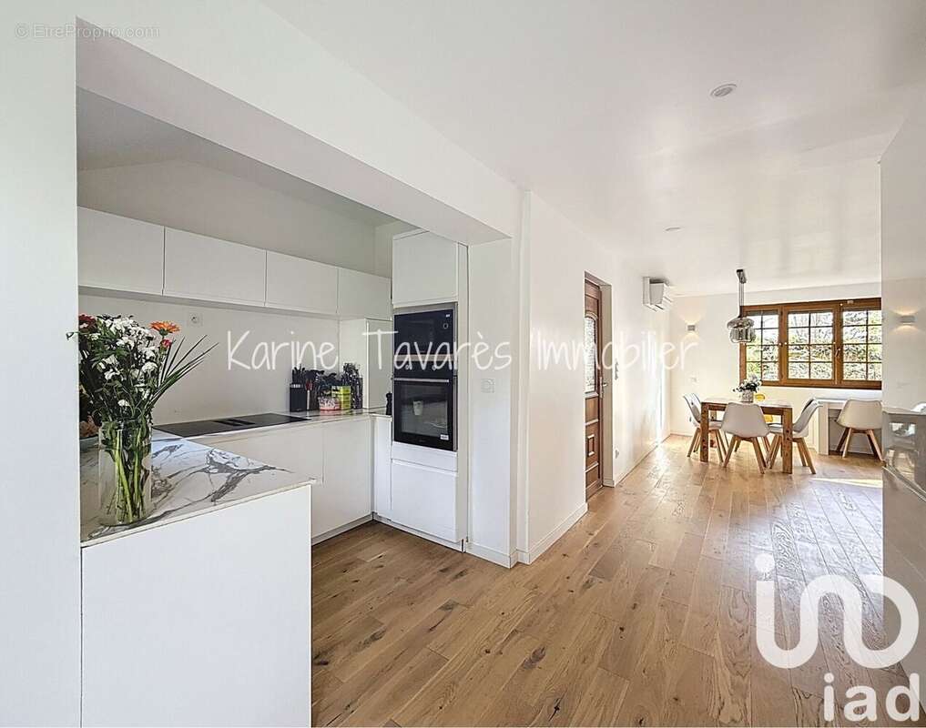 Photo 4 - Maison à BURES-SUR-YVETTE