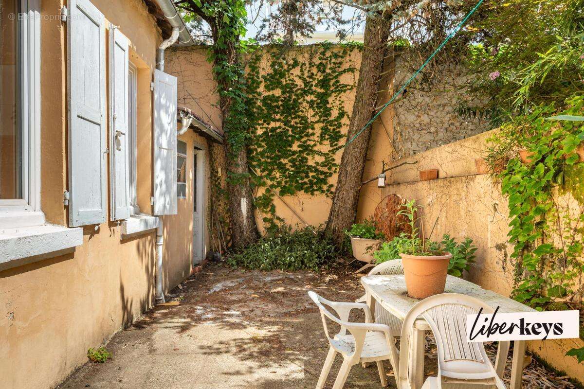 Maison bourgeoise du XIXème siècle - 223 m²- Centre de Vienne - photo 2