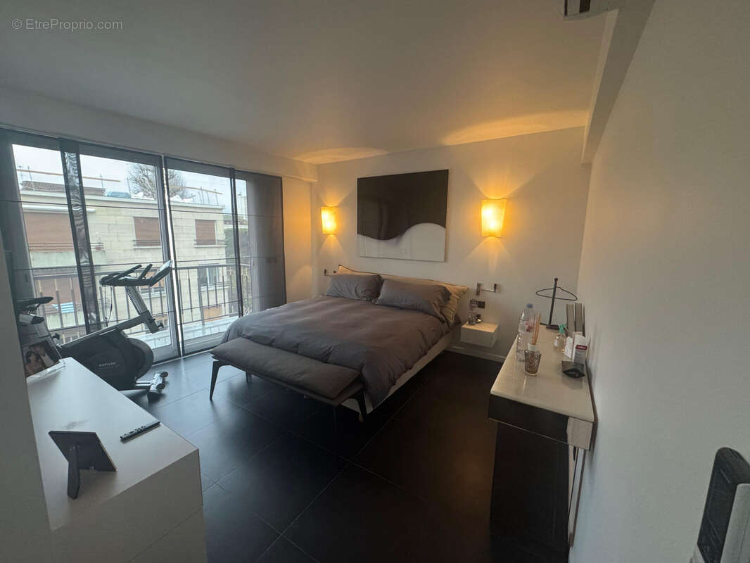 Appartement à NEUILLY-SUR-SEINE