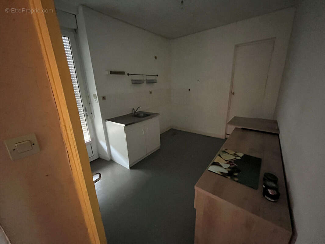 Immeuble Evron 7 pièce(s) 153.8 m2 - photo 5