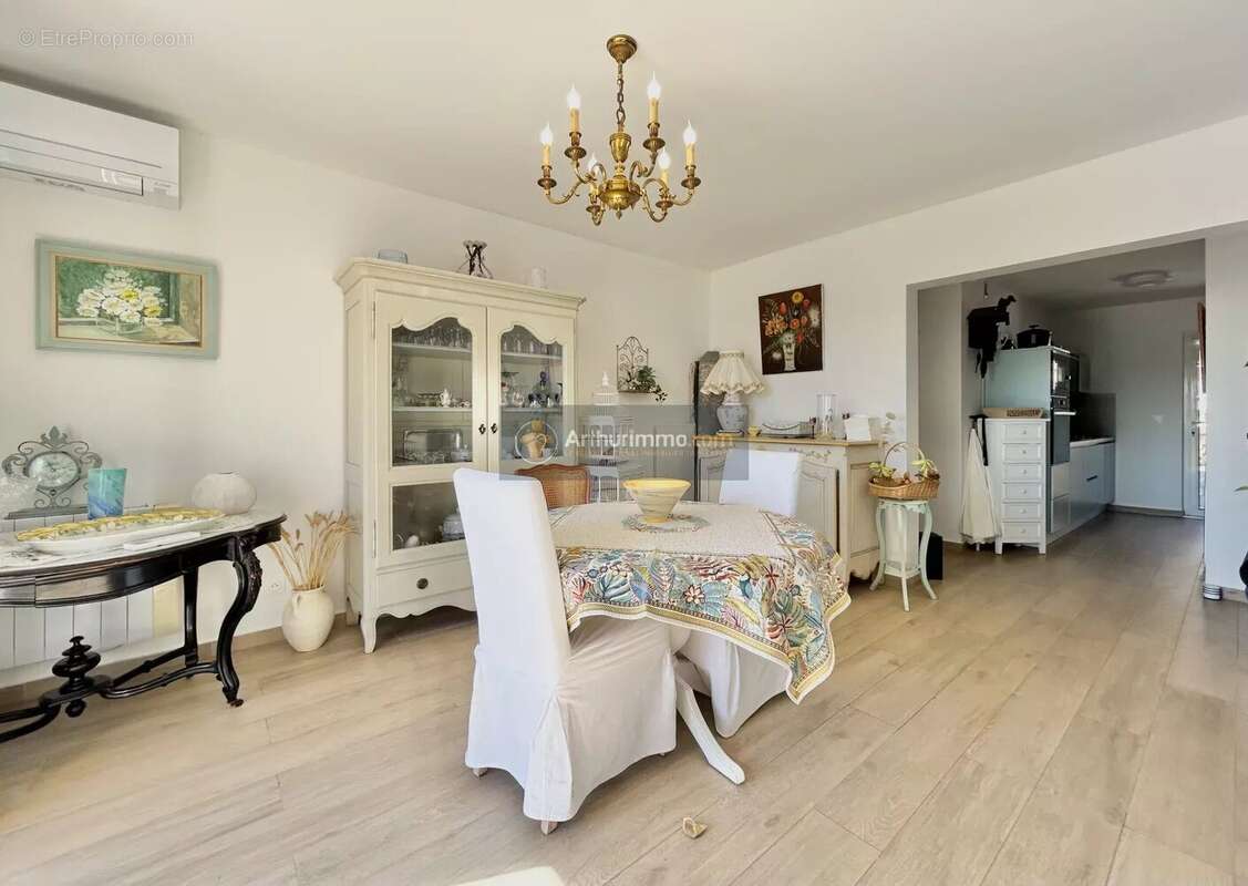 Appartement à FREJUS