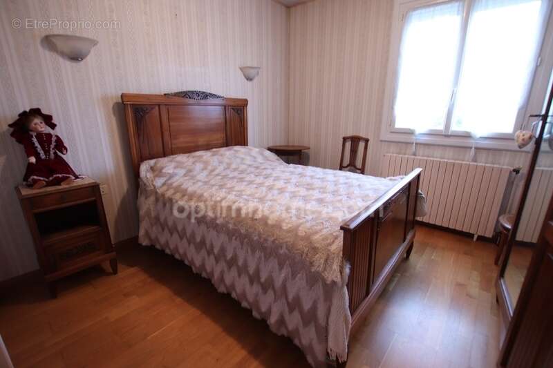 Maison à SAINT-JEAN-DE-LA-RUELLE