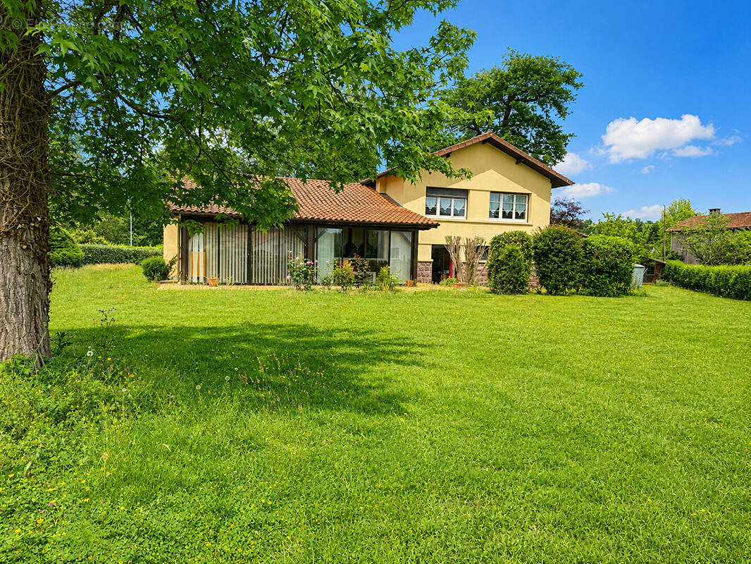 Maison à LAHOURCADE