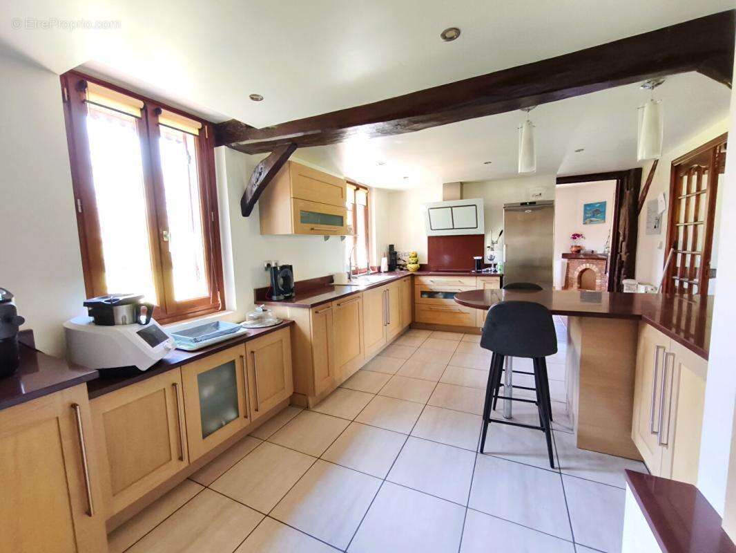 Propriété 200 m2 avec étang, piscine sur 5 hectares - photo 9