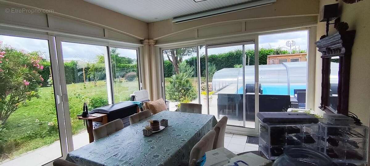Maison de plain-pied – 167 m² – piscine avec abri haut – dpe b – panneaux solaires – 3 596 m² de terrain – clam, à 5 minutes de  - photo 5