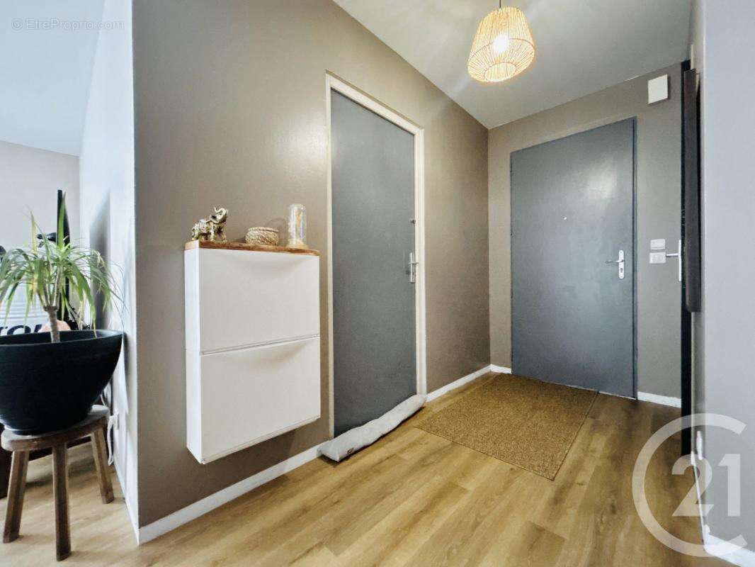 Maison à CONDAT-SUR-VIENNE