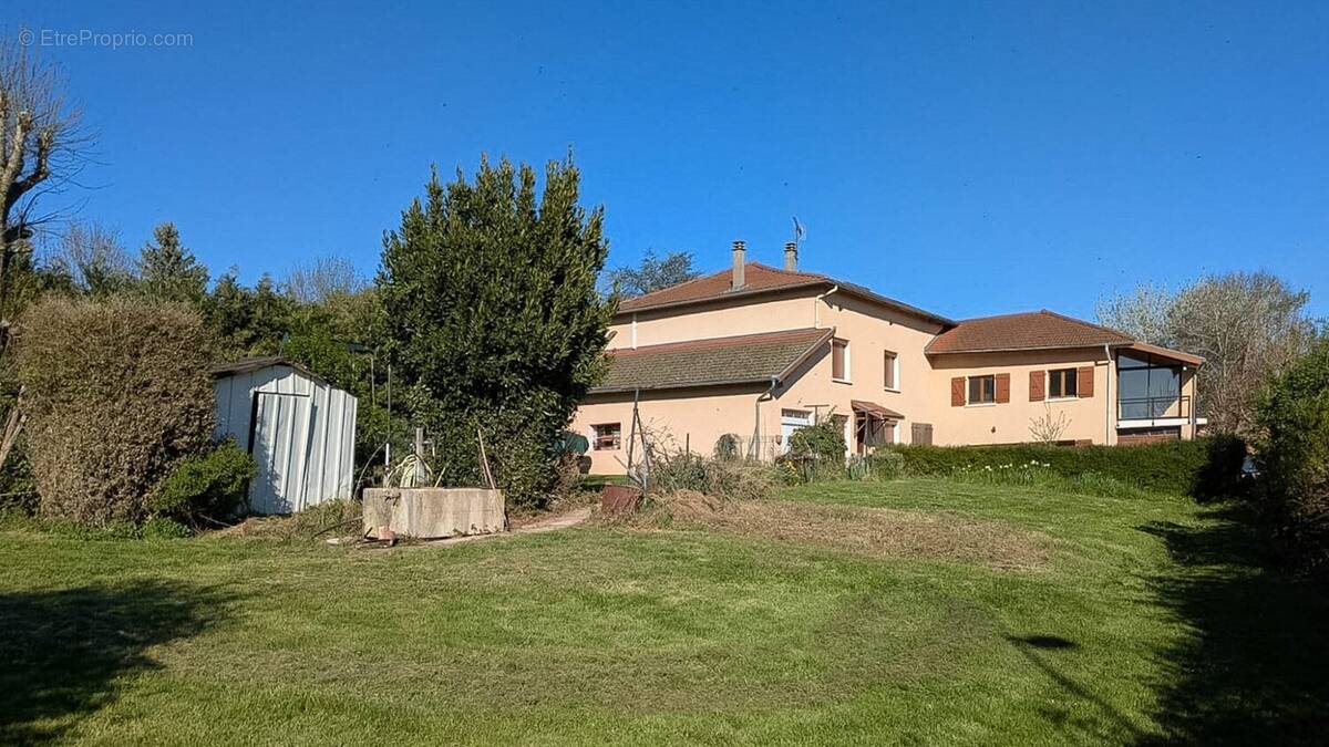 Maison à POMMIER-DE-BEAUREPAIRE