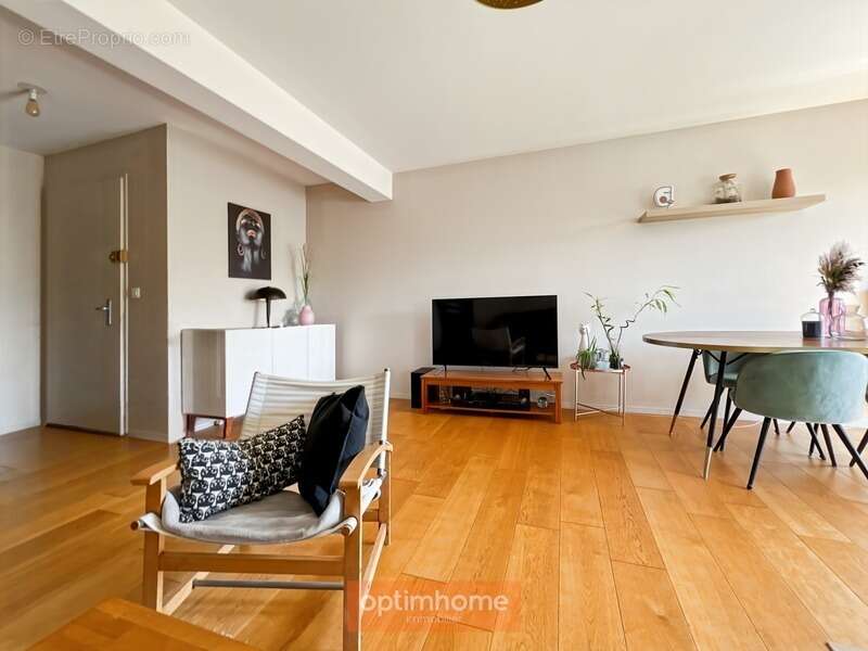 Appartement à VEZIN-LE-COQUET
