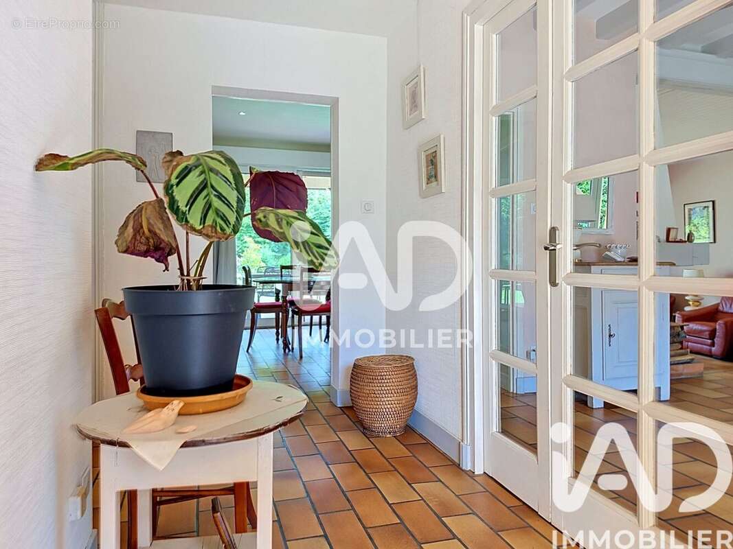 Maison 216 m² à Thenezay  - photo 2