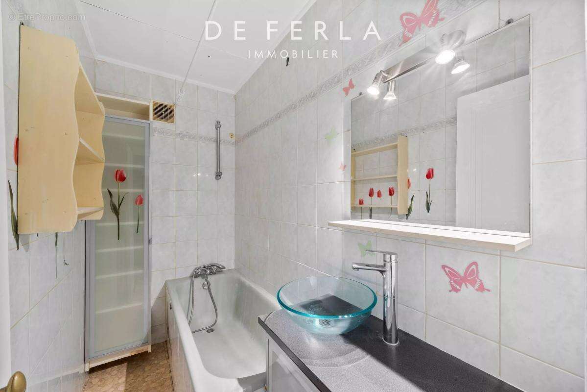 Appartement à PARIS-14E