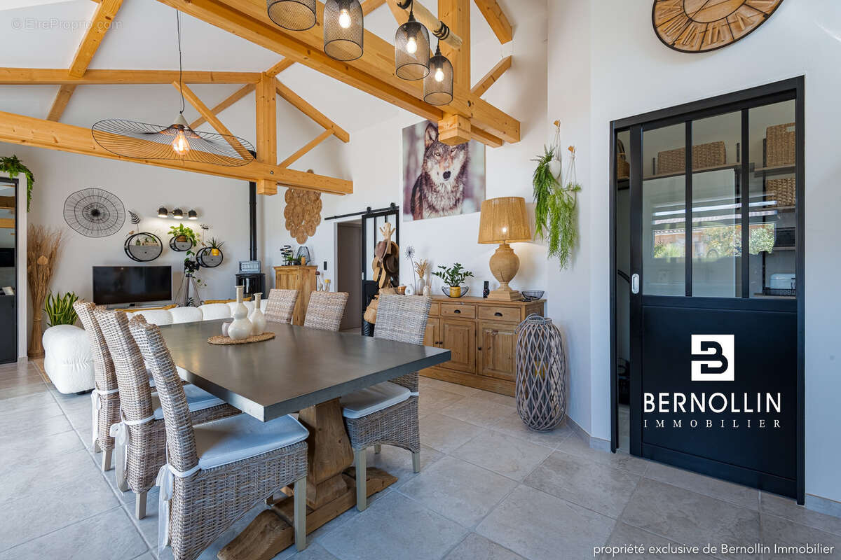 Villa hyper récente, 2 chambres sur terrain de 930 m2 - ST TRIVIER DE COURTES - photo 2