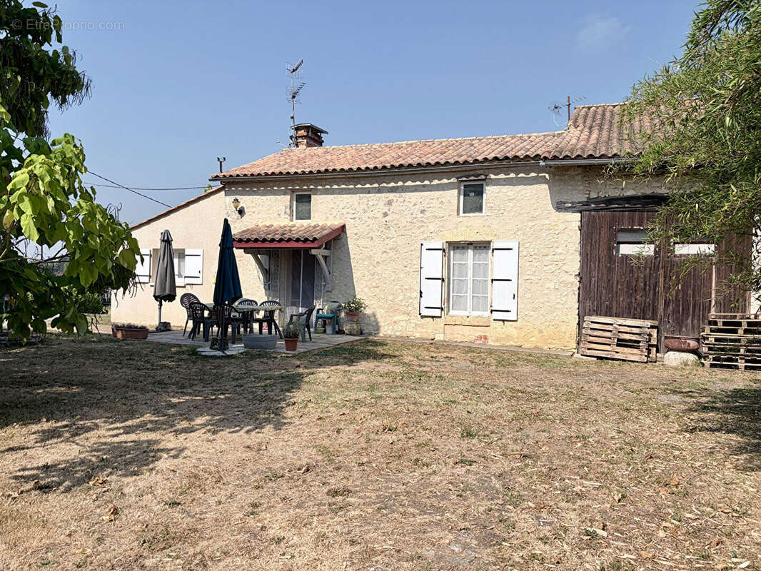Propriété sur 4 hectares proche Villeréal - photo 2