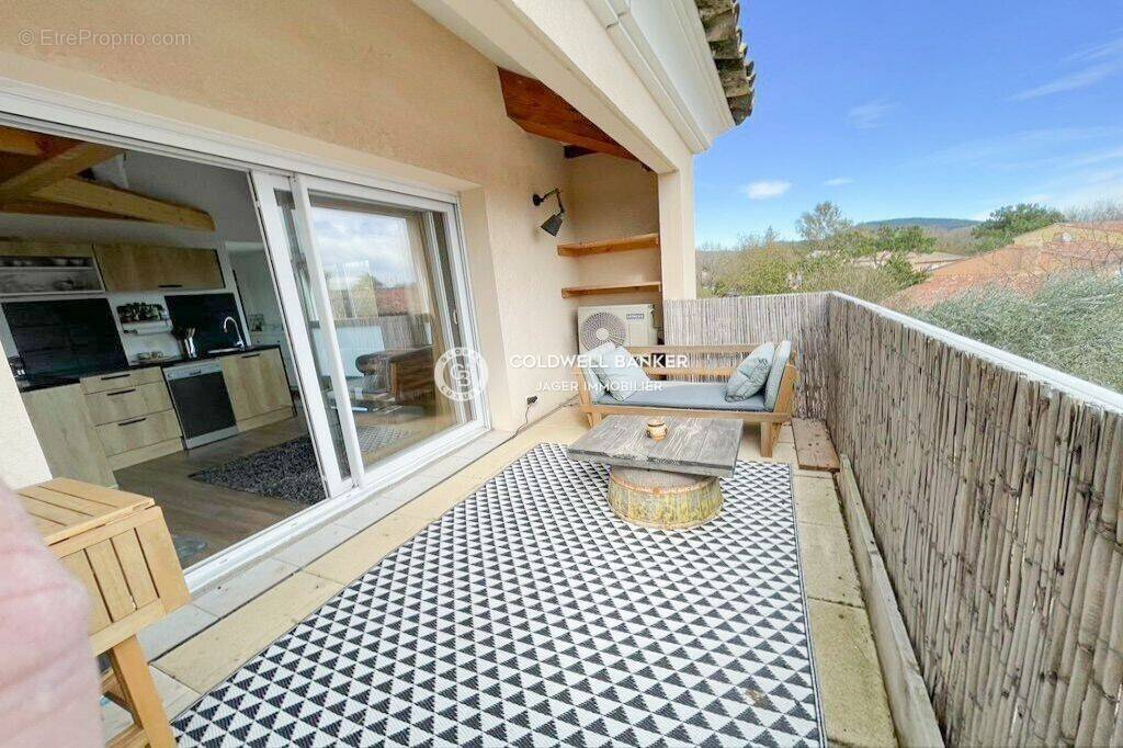 Appartement à GRIMAUD