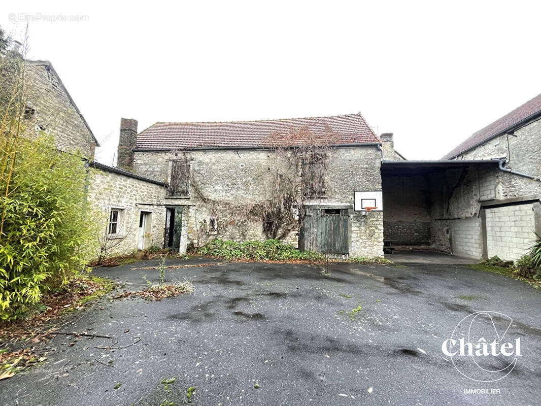 Proche SENLIS - A rénover - Proche A1 - photo 2