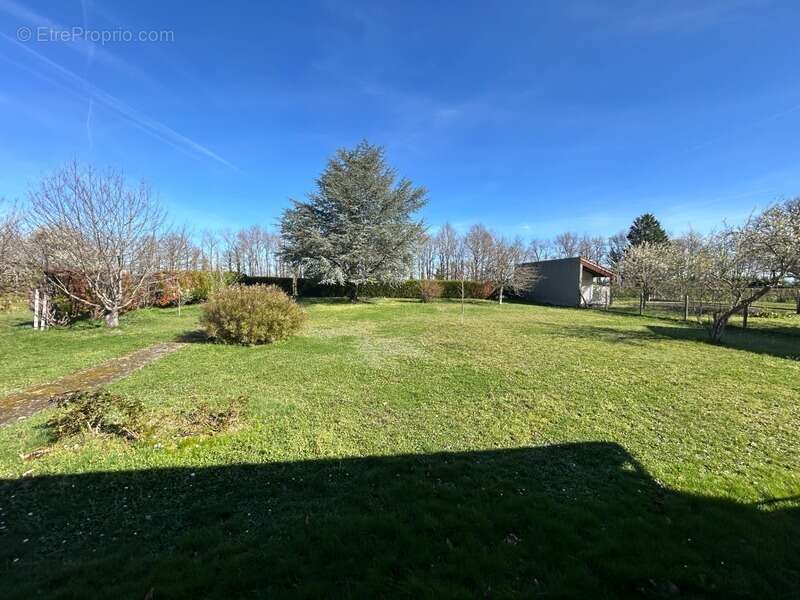 Maison à CHATEAUPONSAC