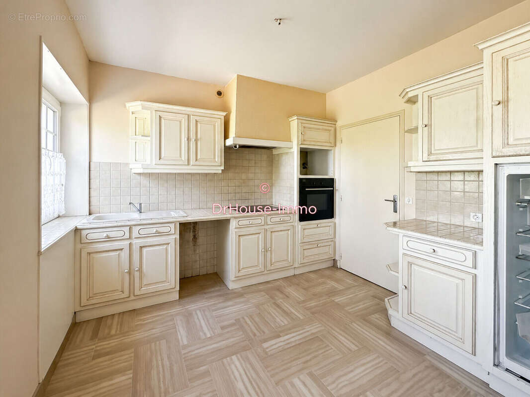 Maison 165 m² à Saint-Longis  - photo 3