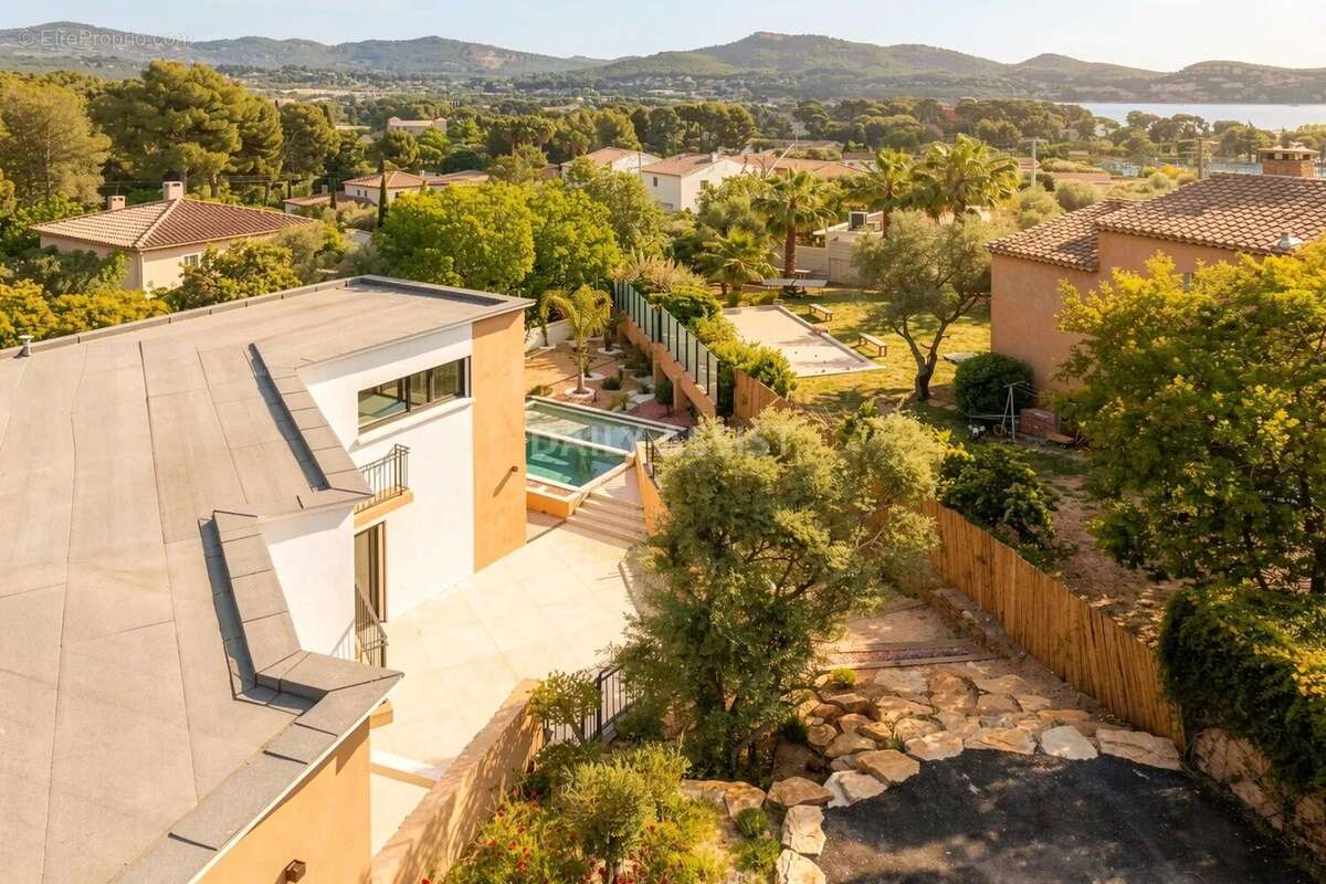 Maison Neuve Vue Dégagée Saint Cyr sur Mer - photo 4