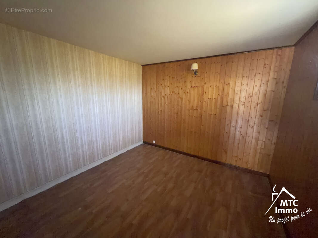 Maison a renover / terrain 518 m2 - photo 9