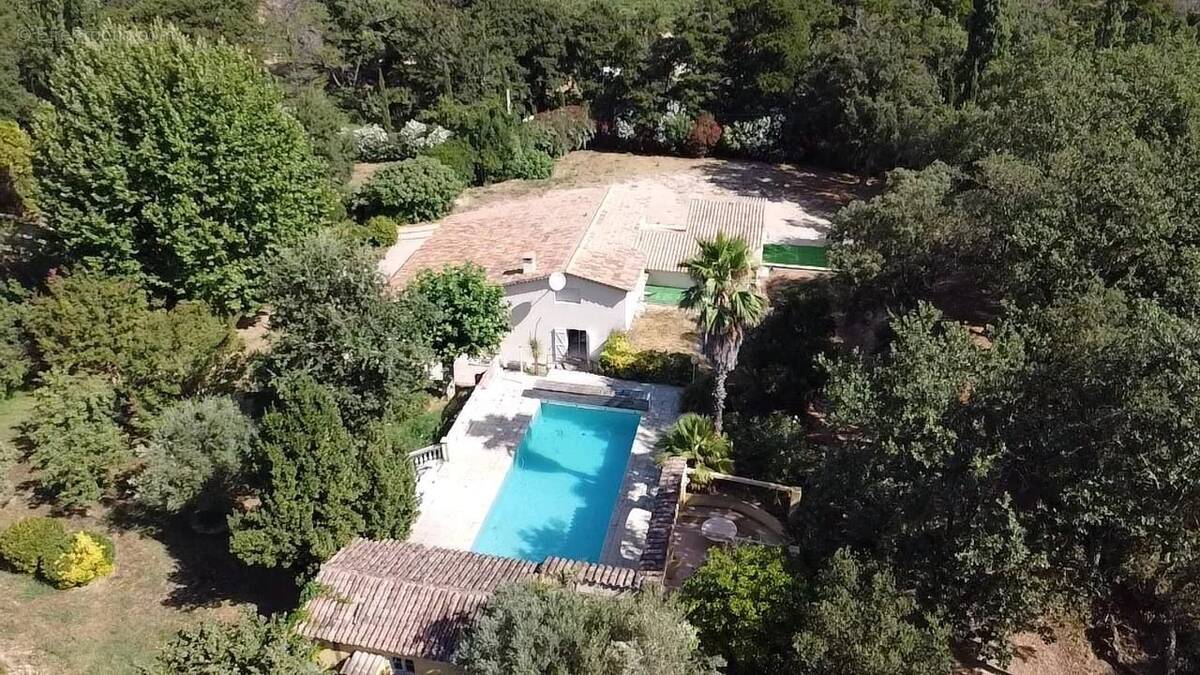 Maison à PLAN-DE-LA-TOUR