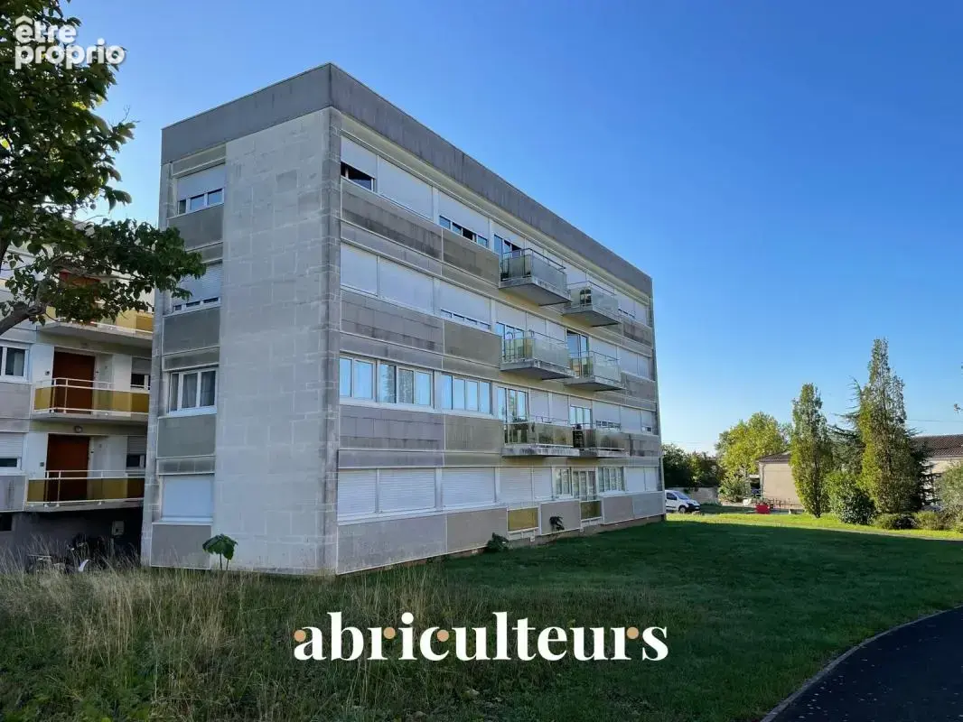 Photo Appartement à Cognac au prix de 1 050 000€