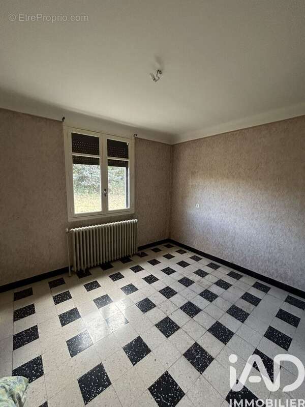 Photo 9 - Maison à SAINT-JULIEN-LES-ROSIERS