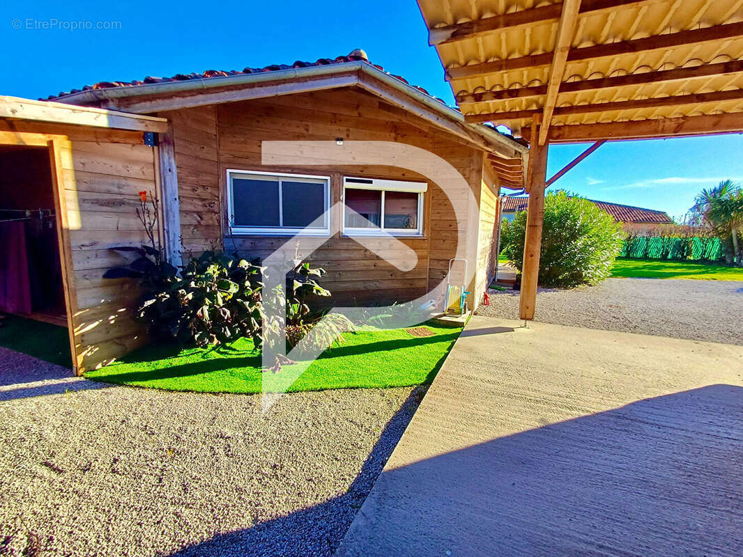 Maison à PORT-DE-LANNE