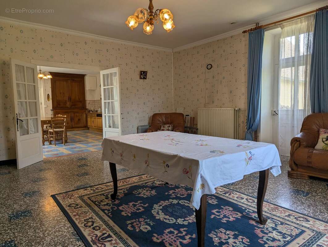 Maison à COULONGES