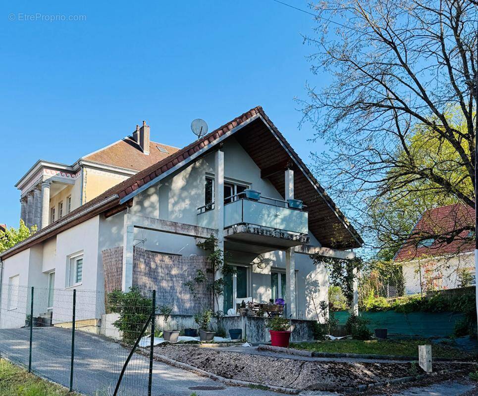 Maison à AUXON-DESSUS