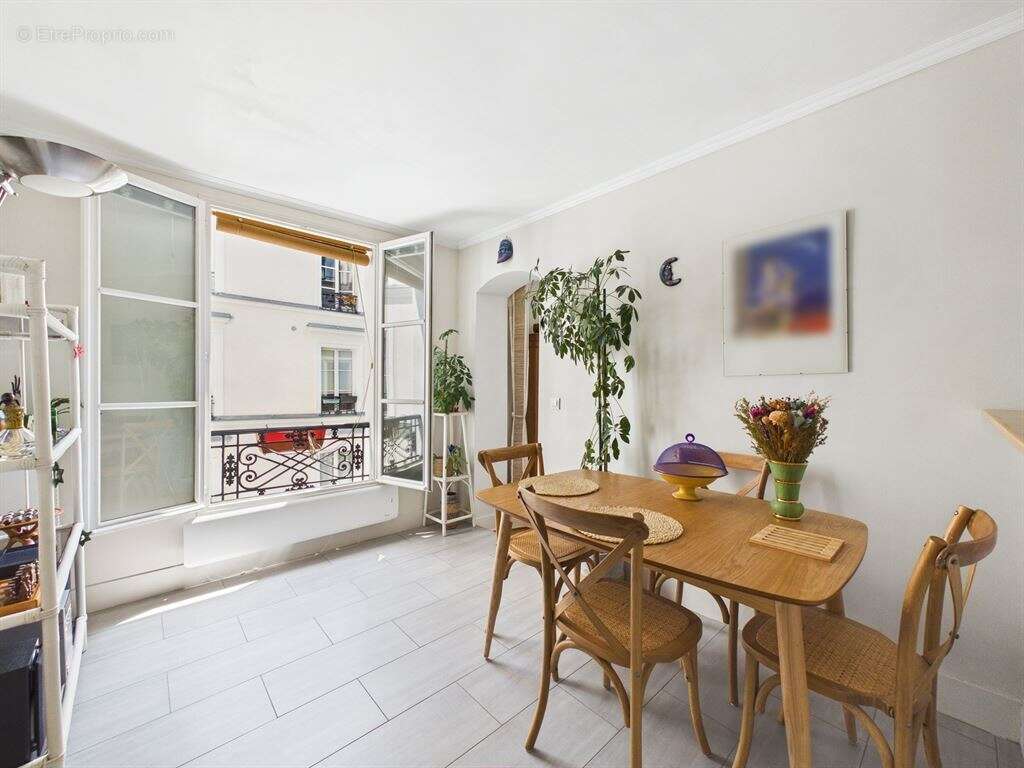 Appartement à PARIS-18E