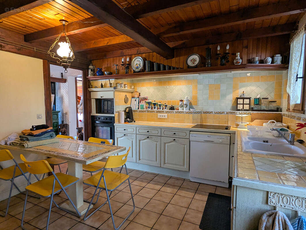 SALERNES, maison 10 pièces, 208 m² avec dépendance. - photo 16