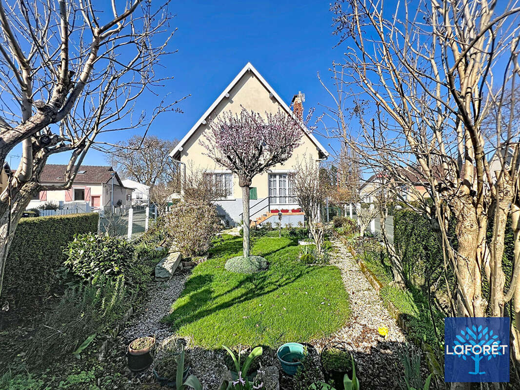 Maison à BERNAY