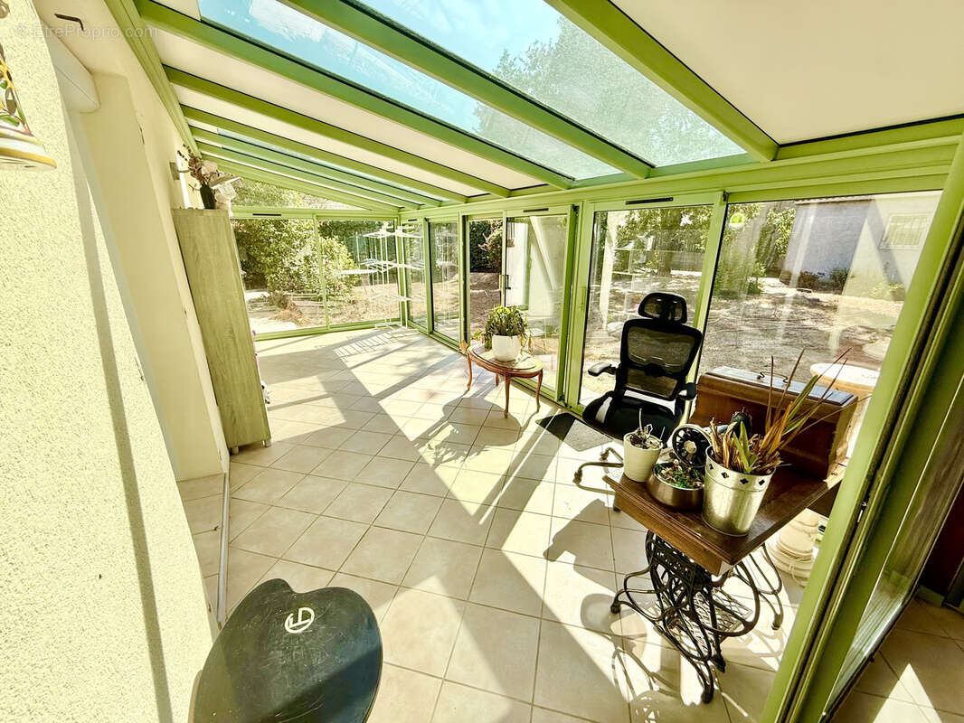 A vendre a saint aignan de grand lieu maison de 130m2 - 3 chambres + 1 bureau - photo 4