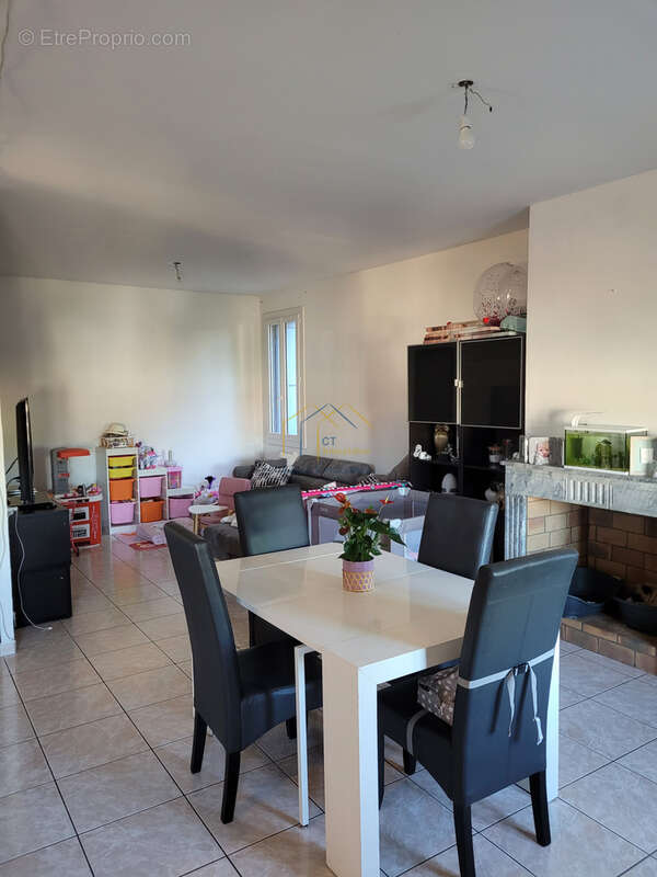 Local professionnel + logement - photo 12