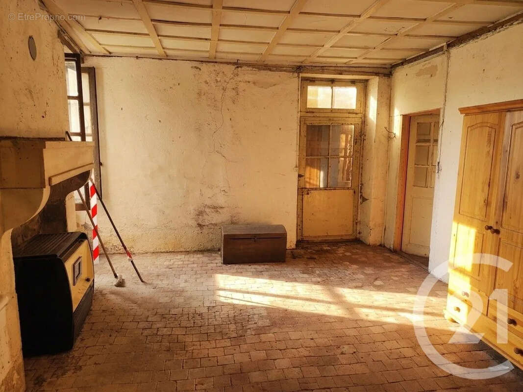 Maison 79 m² à Saint-Bouize  - photo 5