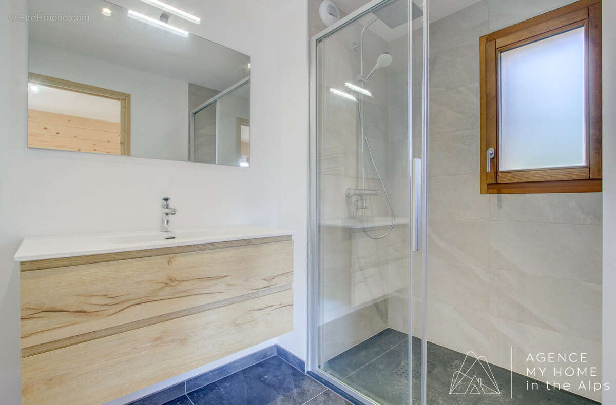 Appartement à ESSERT-ROMAND