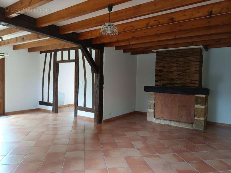 Propriété d'Exception : 2 Maisons, 450 m² de Dépendances et 6 Hectares de Terres - photo 12