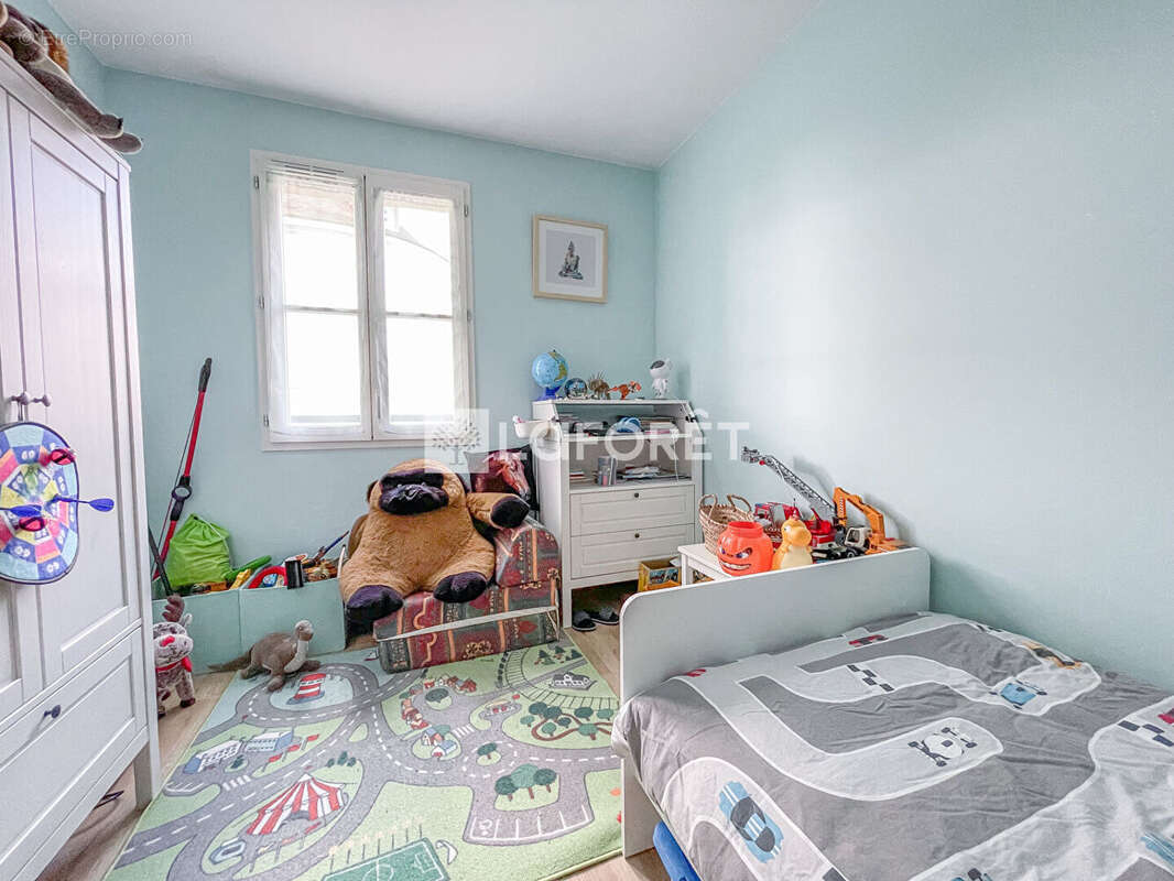EXCLUSIVITÉ - T3 60m² avec ascenseur et  parking privé - Proche Mandres les Roses - photo 14