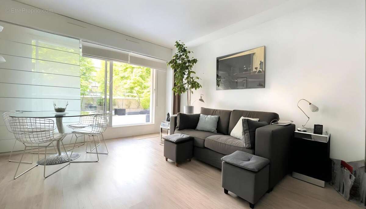 Appartement à PARIS-20E