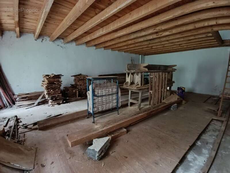 Appartement à FIX-SAINT-GENEYS