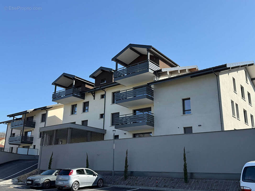 Appartement à BRENTHONNE