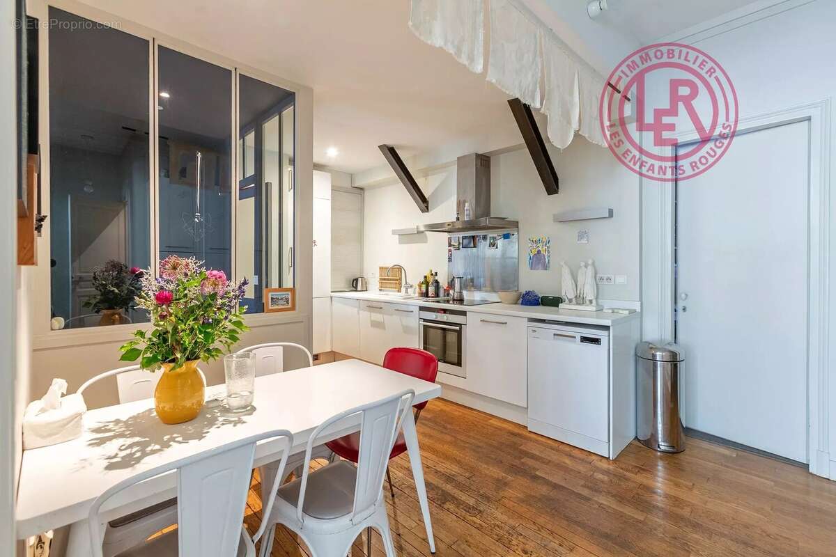Appartement à PARIS-18E