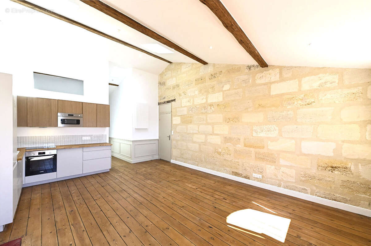 Bordeaux Coeur Chartrons - Appartement T3 de 70 m² entièrement rénové - photo 2