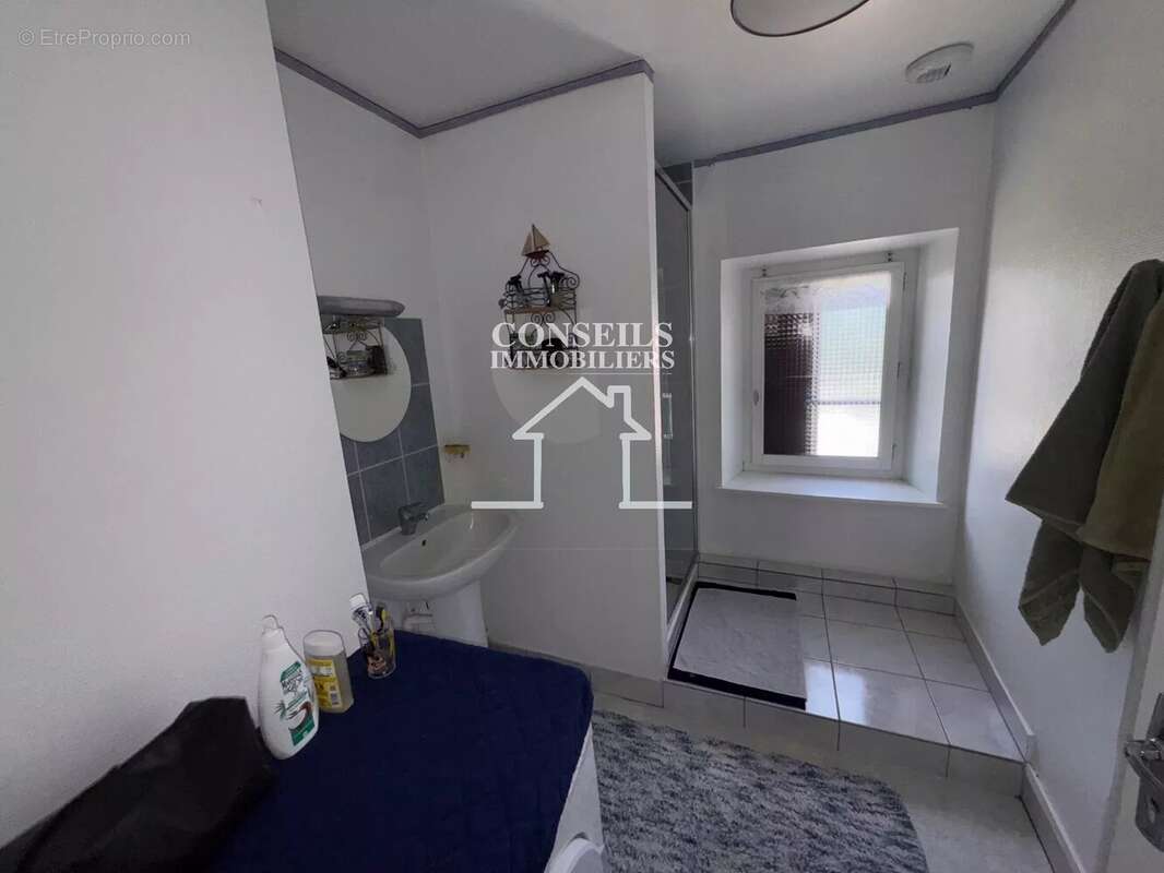 Maison à VILLENEUVE-SUR-YONNE