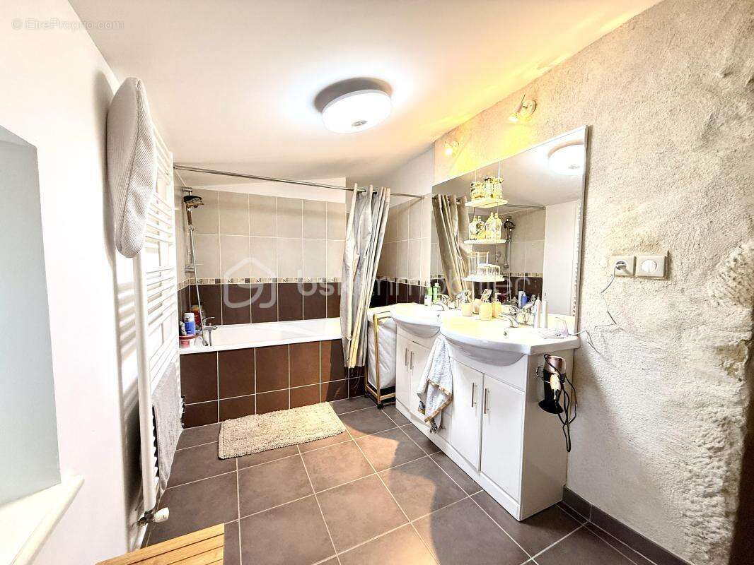 Appartement de charme au cœur du Château du Mouchet – Chavannes (26260) - photo 9