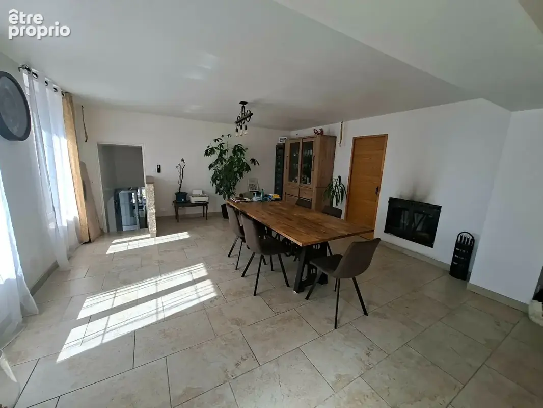 Maison Housset 6 pièce(s) 180 m2 - photo 5
