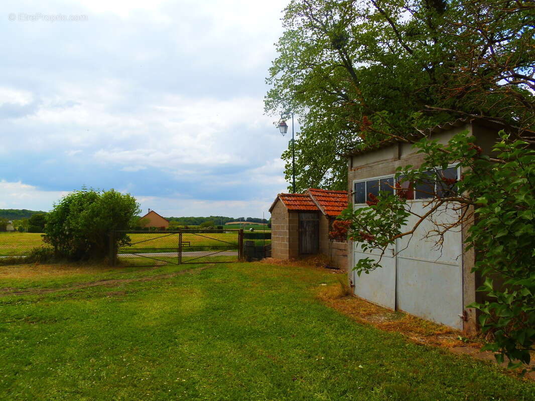 Maison à CREZANCAY-SUR-CHER