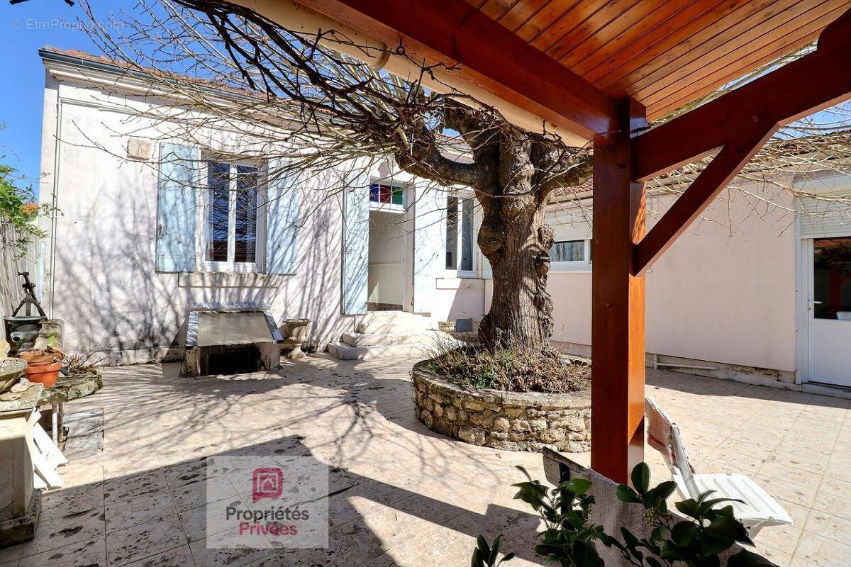 Maison à TONNAY-CHARENTE